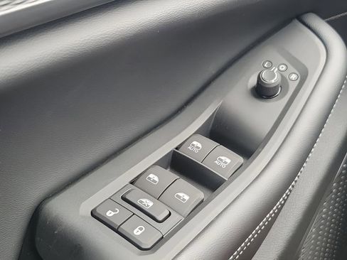 New 2025 Jeep Grand Cherokee L Laredo image 33