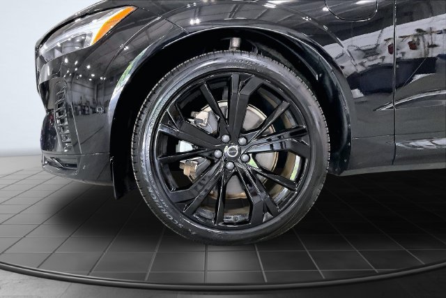 Certified 2024 Volvo XC60 T8 Ultimate AWD/4WD image 12
