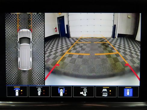 Used 2023 GMC Yukon Denali image 16