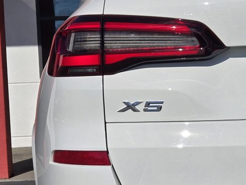 Used 2023 BMW X5 sDrive40i w/ M Sport Package image 9