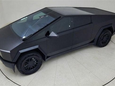 Used 2024 Tesla Cybertruck AWD Crew Cab image 74