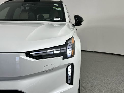 New 2025 Volvo EX90 Ultra w/ Protection Package Premier image 7