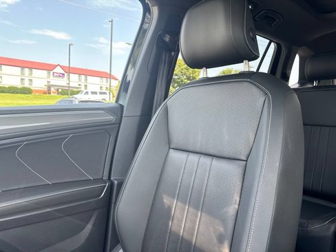 Certified 2023 Volkswagen Tiguan SE R-Line AWD/4WD image 23