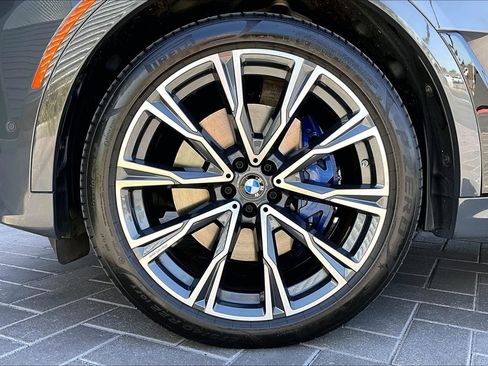 Used 2022 BMW X7 M50i AWD/4WD image 9
