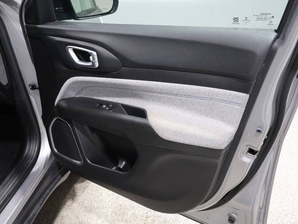 Certified 2022 Jeep Compass Latitude AWD/4WD image 23