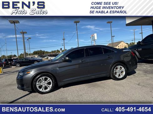 Used 2017 Ford Taurus SE image 1