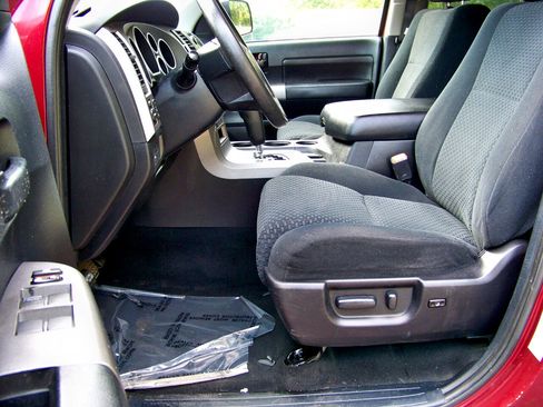 Used 2010 Toyota Tundra 4x4 Double Cab image 28