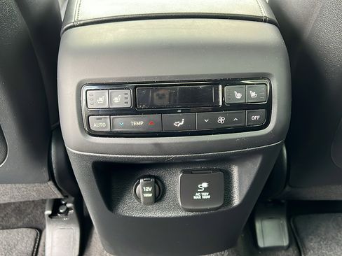 Used 2024 Hyundai Palisade Calligraphy image 16