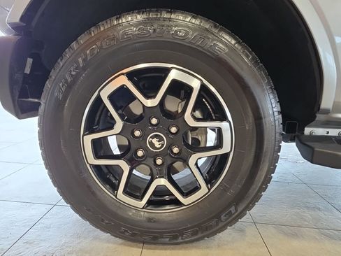 Used 2024 Ford Bronco Outer Banks AWD/4WD image 16