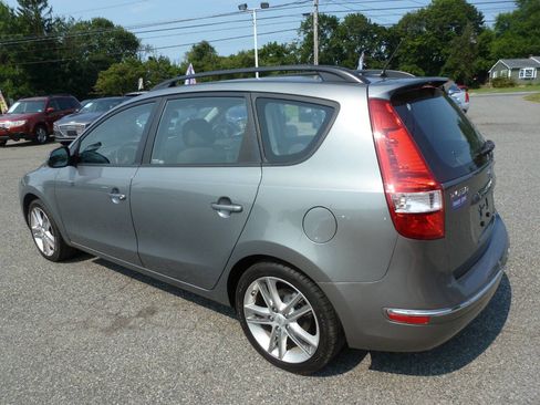 Used 2010 Hyundai Elantra SE FWD image 12