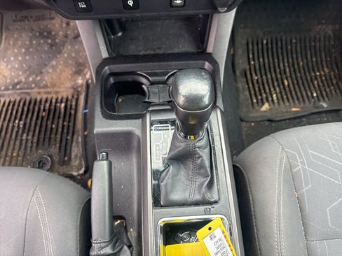 Used 2016 Toyota Tacoma TRD Off-Road w/ Towing Package image 18