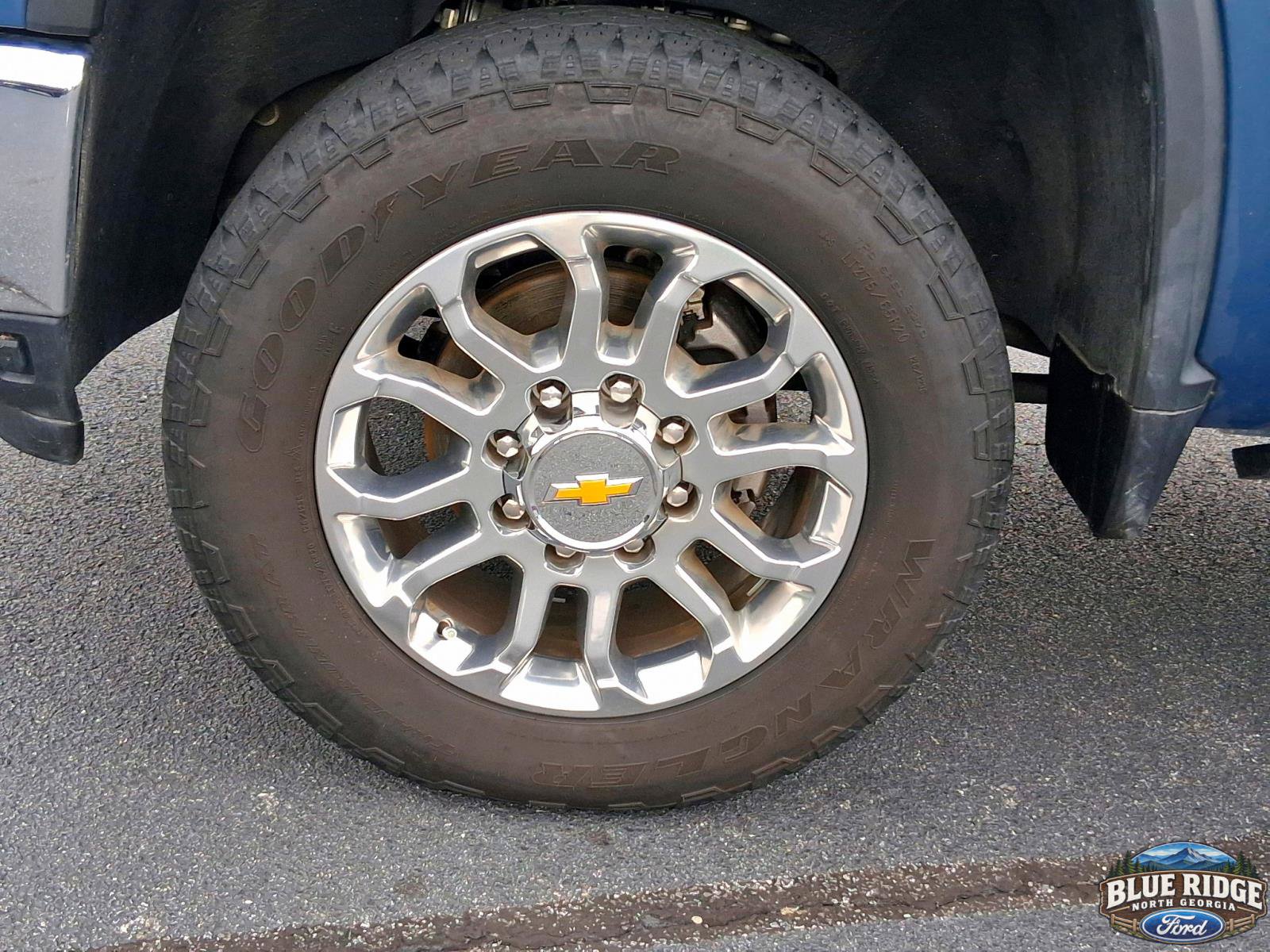 Used 2024 Chevrolet Silverado 2500 LTZ w/ LTZ Premium Package AWD/4WD image 9