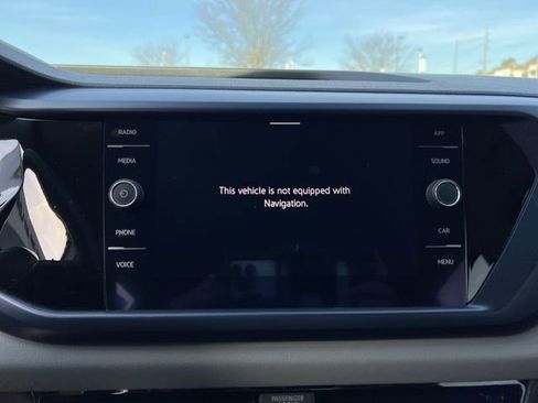 Used 2022 Volkswagen Taos SE image 16