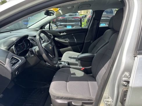 Used 2019 Chevrolet Cruze LS FWD image 6