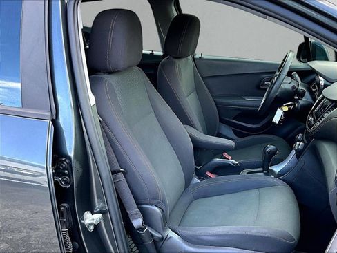 Used 2020 Chevrolet Trax LS FWD image 9