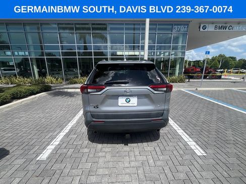 Used 2019 Toyota RAV4 LE AWD/4WD image 10