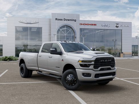 New 2026 RAM 3500 Laramie AWD/4WD image 5
