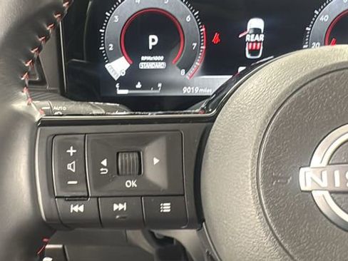Certified 2025 Nissan Kicks SR image 21