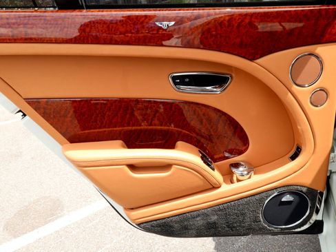 Used 2011 Bentley Mulsanne 4dr Sdn image 30