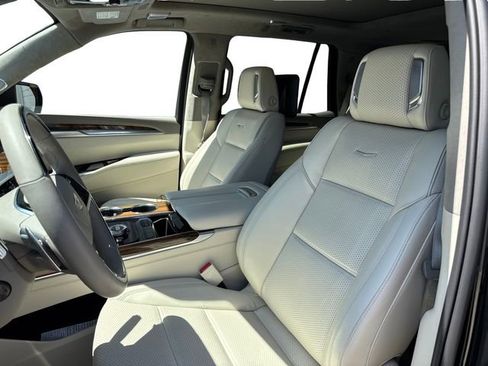 Used 2026 Cadillac Escalade Platinum Sport AWD/4WD image 8