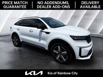 Used 2023 Kia Sorento S w/ Panoramic Sunroof Package