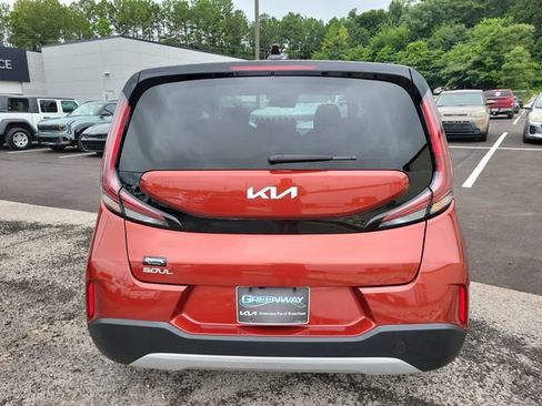 Used 2024 Kia Soul LX w/ Option Group 015 FWD image 6