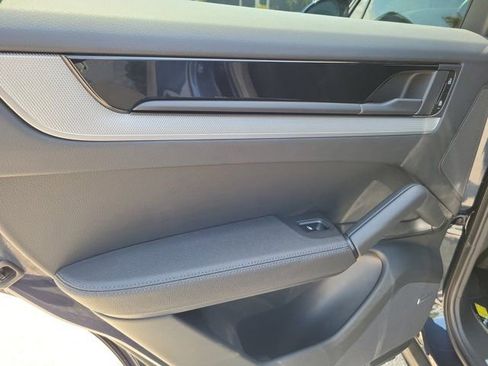 Certified 2024 Porsche Cayenne AWD/4WD image 12