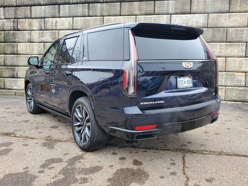 Certified 2024 Cadillac Escalade Sport Platinum image 3