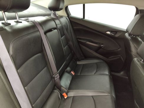 Used 2017 Chevrolet Cruze Premier FWD image 19