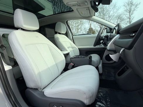 Used 2025 Hyundai Ioniq 5 Limited image 19
