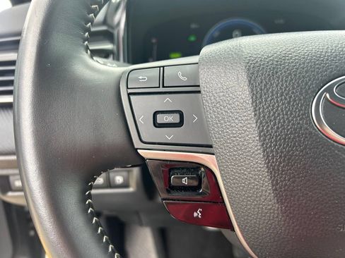 Used 2025 Toyota Camry SE FWD image 18