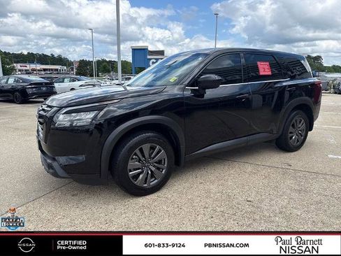 Certified 2024 Nissan Pathfinder S FWD image 2