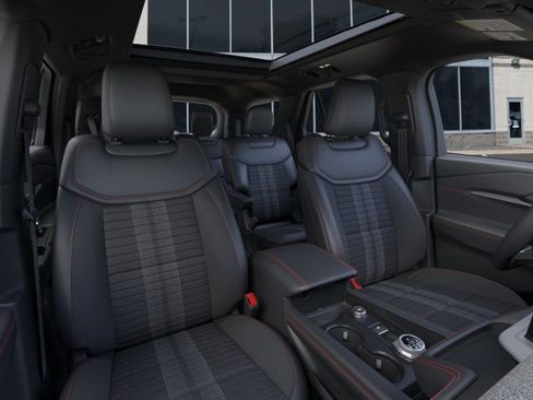 New 2026 Ford Explorer ST-Line w/ ST-Line Street Pack image 10