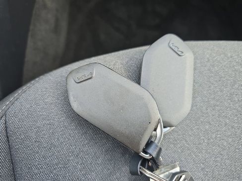 Used 2025 Kia K4 FWD image 35