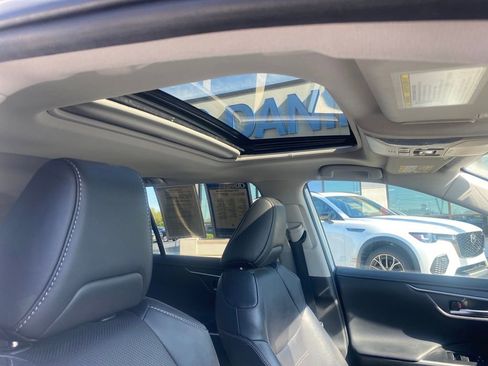 Used 2019 Toyota RAV4 Limited w/ Cold Weather Package AWD/4WD image 9