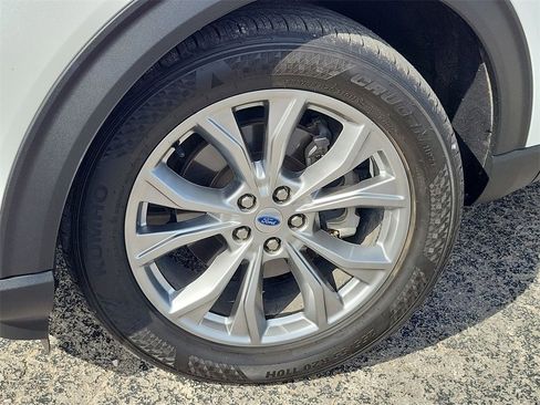 Used 2022 Ford Explorer Limited w/ Equipment Group 301A image 18