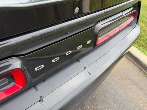 Used 2019 Dodge Challenger SXT RWD image 36