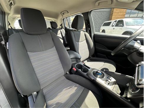 Used 2025 Nissan Leaf S FWD image 15