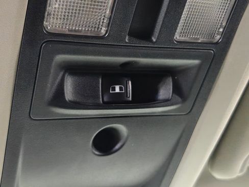 Used 2013 RAM 1500 Classic SLT w/ Remote Start & Security Group AWD/4WD image 8