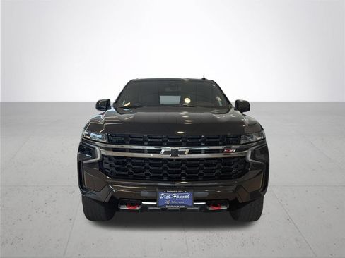 Used 2022 Chevrolet Tahoe Z71 w/ Luxury Package AWD/4WD image 3