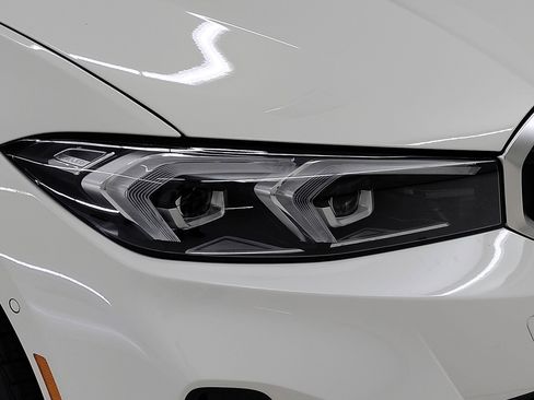 Used 2025 BMW 330i Sedan w/ Premium Package image 3