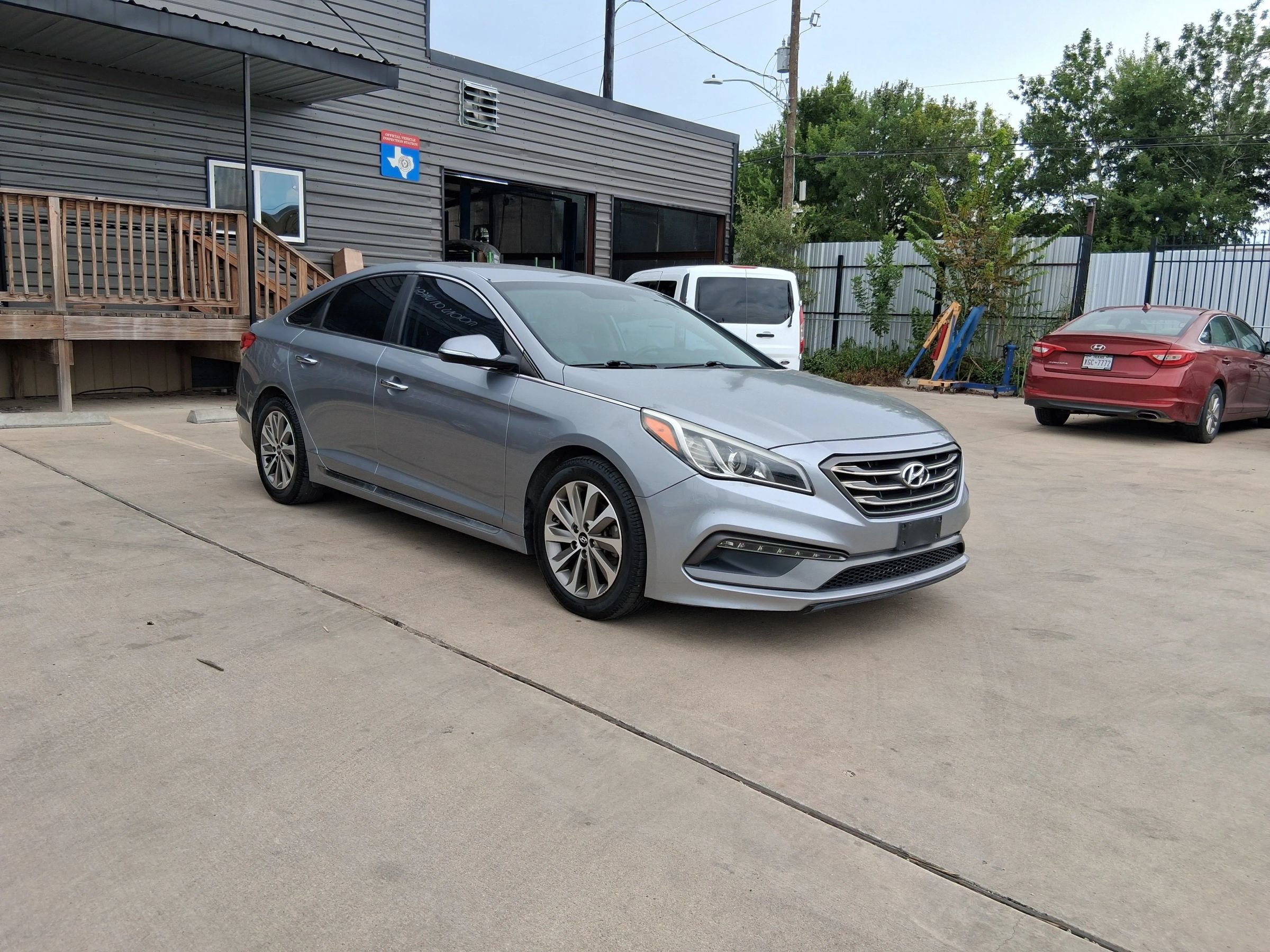 Used 2015 Hyundai Sonata Sport w/ Option Group 03 FWD image 12