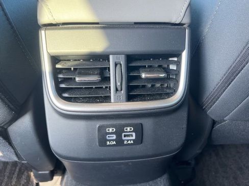 Used 2025 Subaru Outback Premium image 9