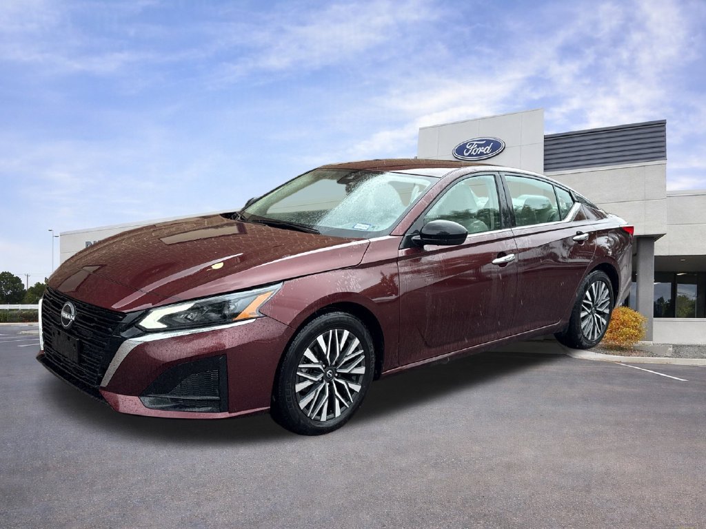 Used 2025 Nissan Altima 2.5 SV FWD image 4