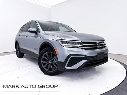 Used 2022 Volkswagen Tiguan SE w/ Panoramic Sunroof Package