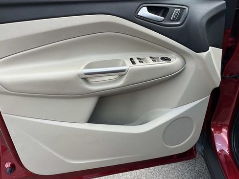 Used 2014 Ford Escape SE w/ Equipment Group 201A FWD image 26