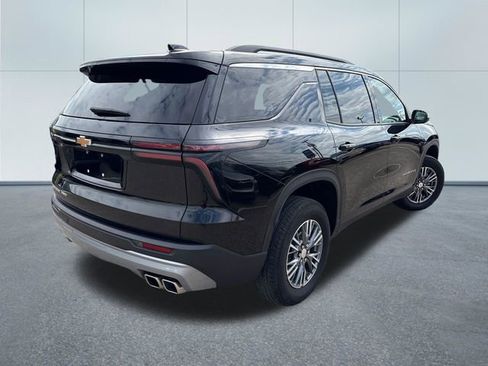 Used 2025 Chevrolet Traverse LT AWD/4WD image 4