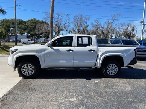 Used 2024 Toyota Tacoma SR image 7