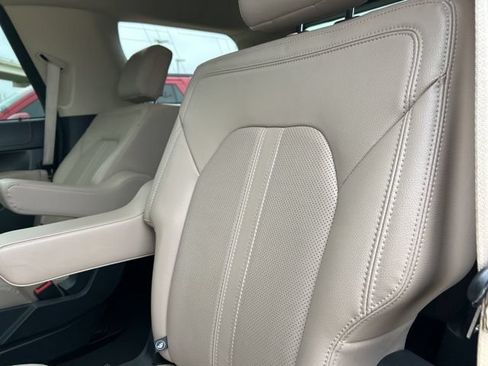 Used 2024 Ford Expedition Limited RWD image 43