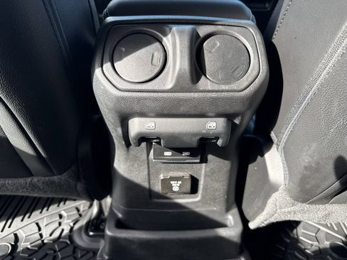 Used 2022 Jeep Wrangler Unlimited Sahara w/ Cold Weather Group image 17